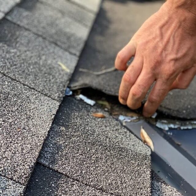 https://midlakesroofing.com/wp-content/uploads/2024/02/loose-shingle-222-640x640.jpg